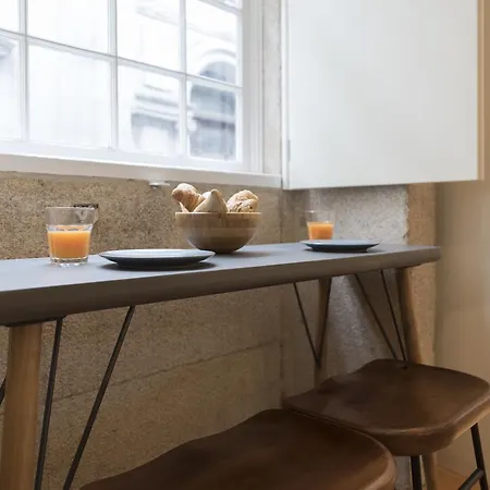 Lovelystay - Rico's - Almada 2º F Apartamento Porto