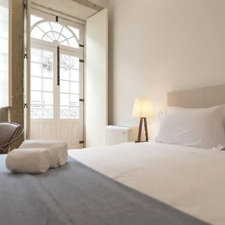 Lovelystay - Rico's - Almada 2º F Apartamento Porto