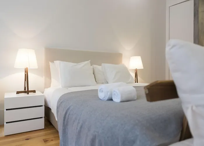 Lovelystay - Rico's - Almada 2º F Apartament *